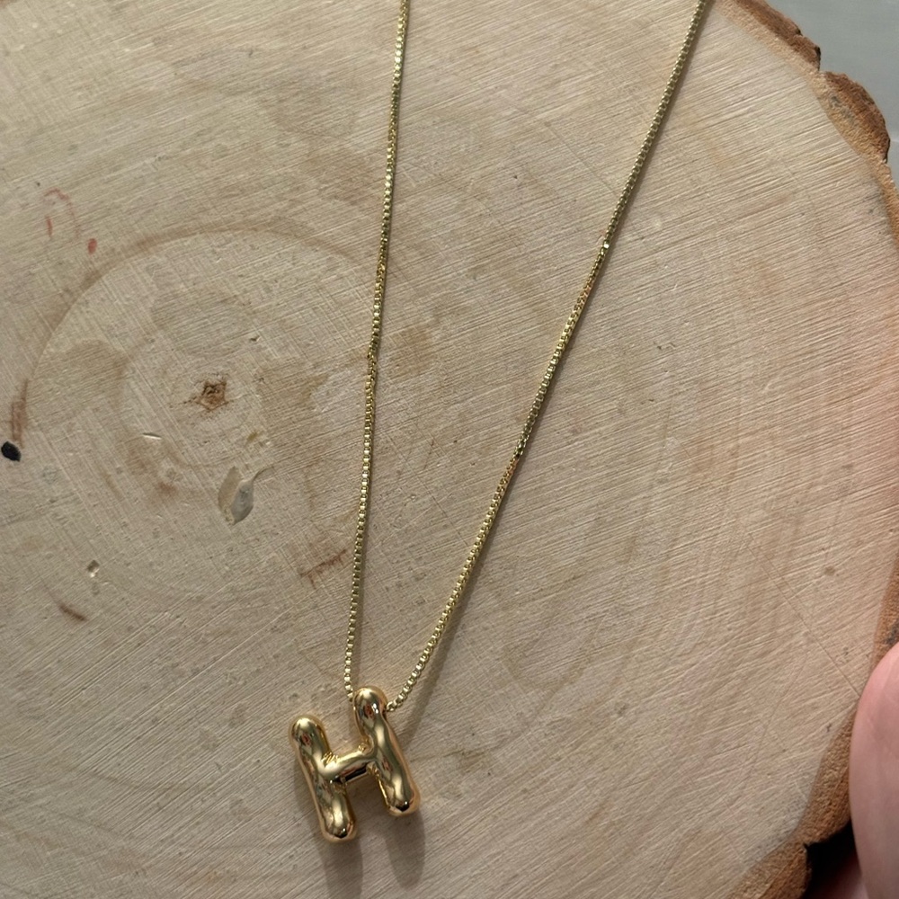 Goldโ plated letter H Pendant Necklace